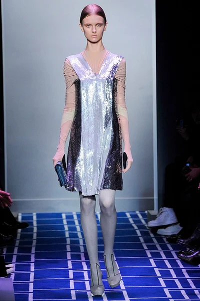 Look 32
